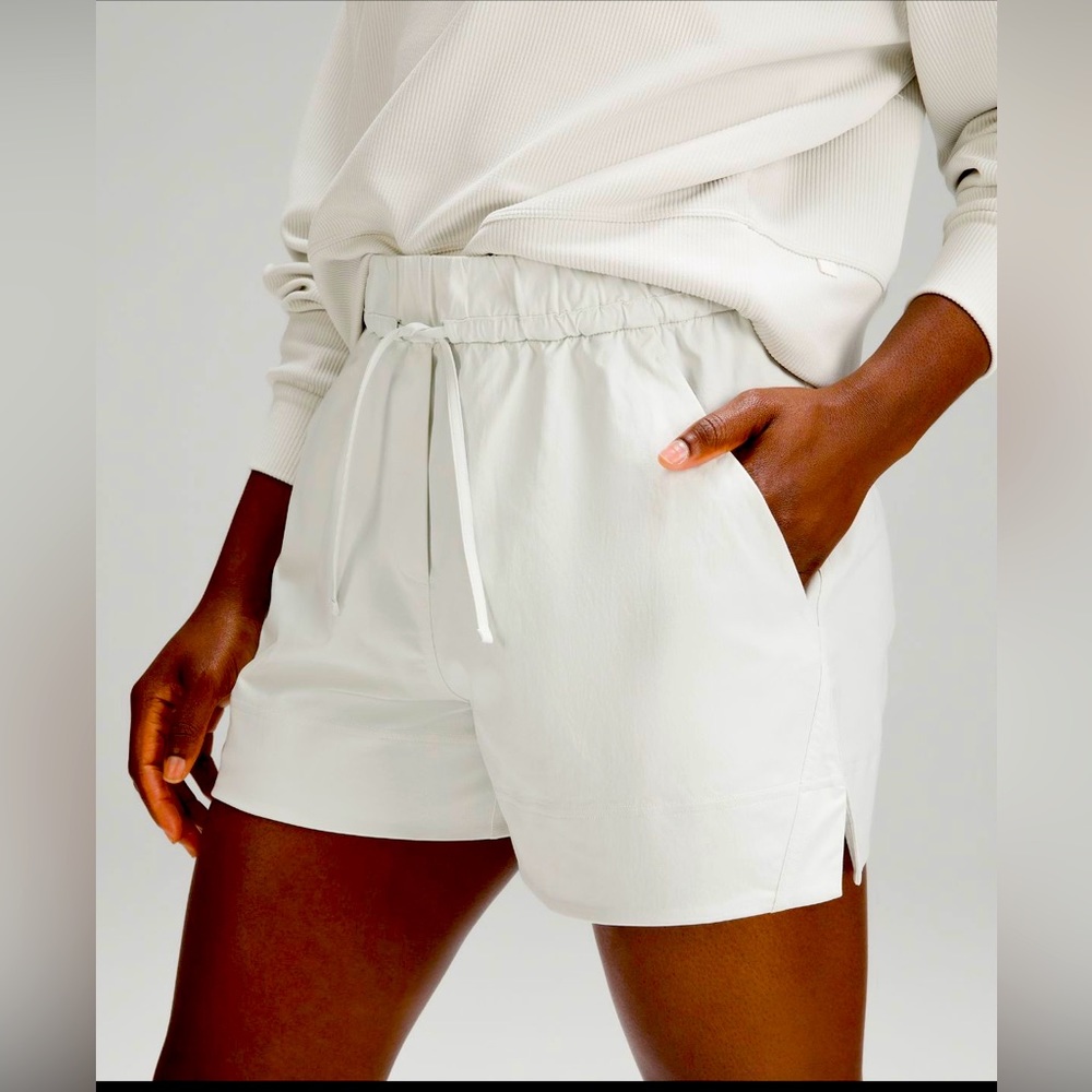 Lululemon Cinchable Waist HR Woven Short 3.5” NWT
